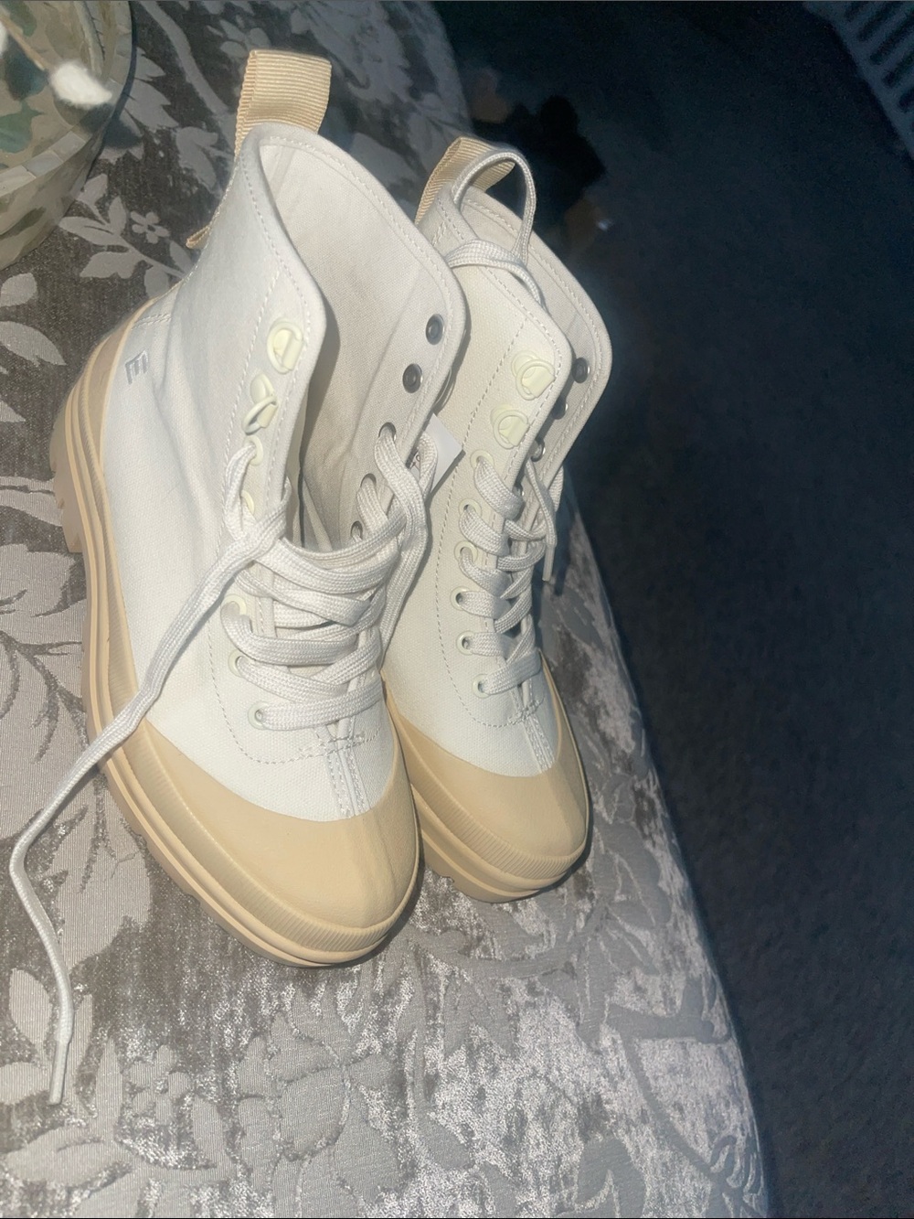 Everlane Women's Lace-Up High-Top Boots in White and Tan